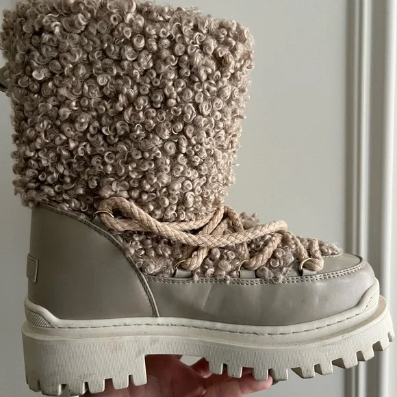 Inuikii Beige and Cream Winter Boots - Picture 2 of 4